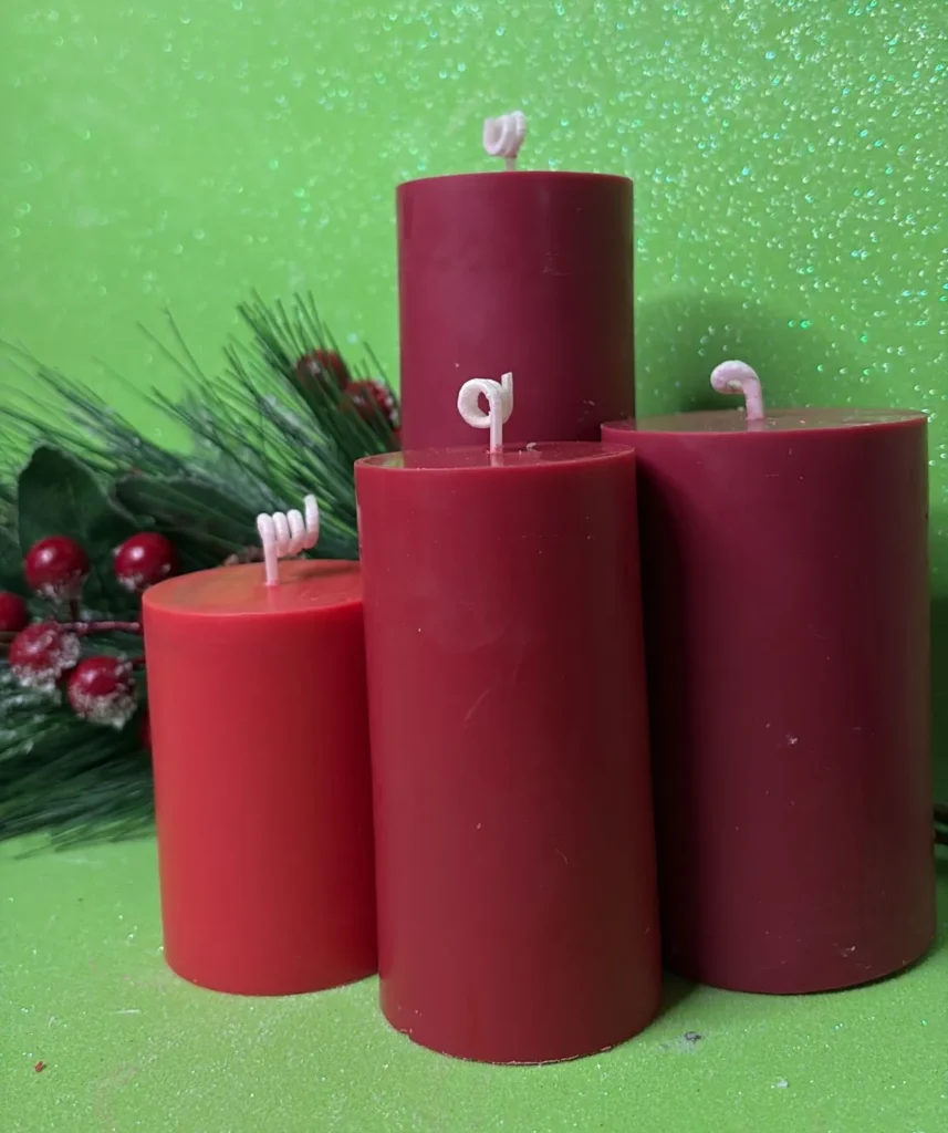 velas de soja artesanales con forma de pilar